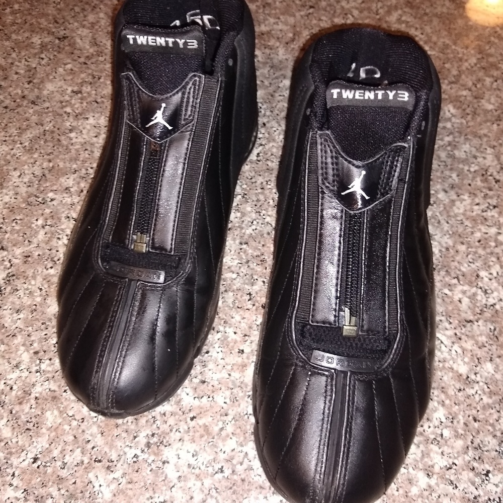 Retro Mens Jordens size 8.5